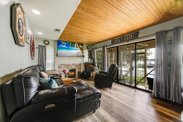 $459,000 | 47 Hidden Cove Drive, Valparaiso, FL 32580