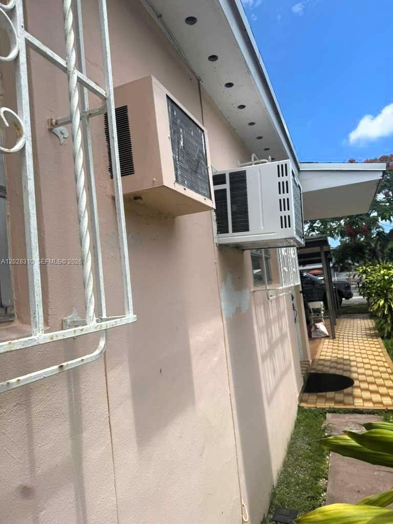 252 East 37th Street Hialeah, FL 33013 - Photo 38 of 51