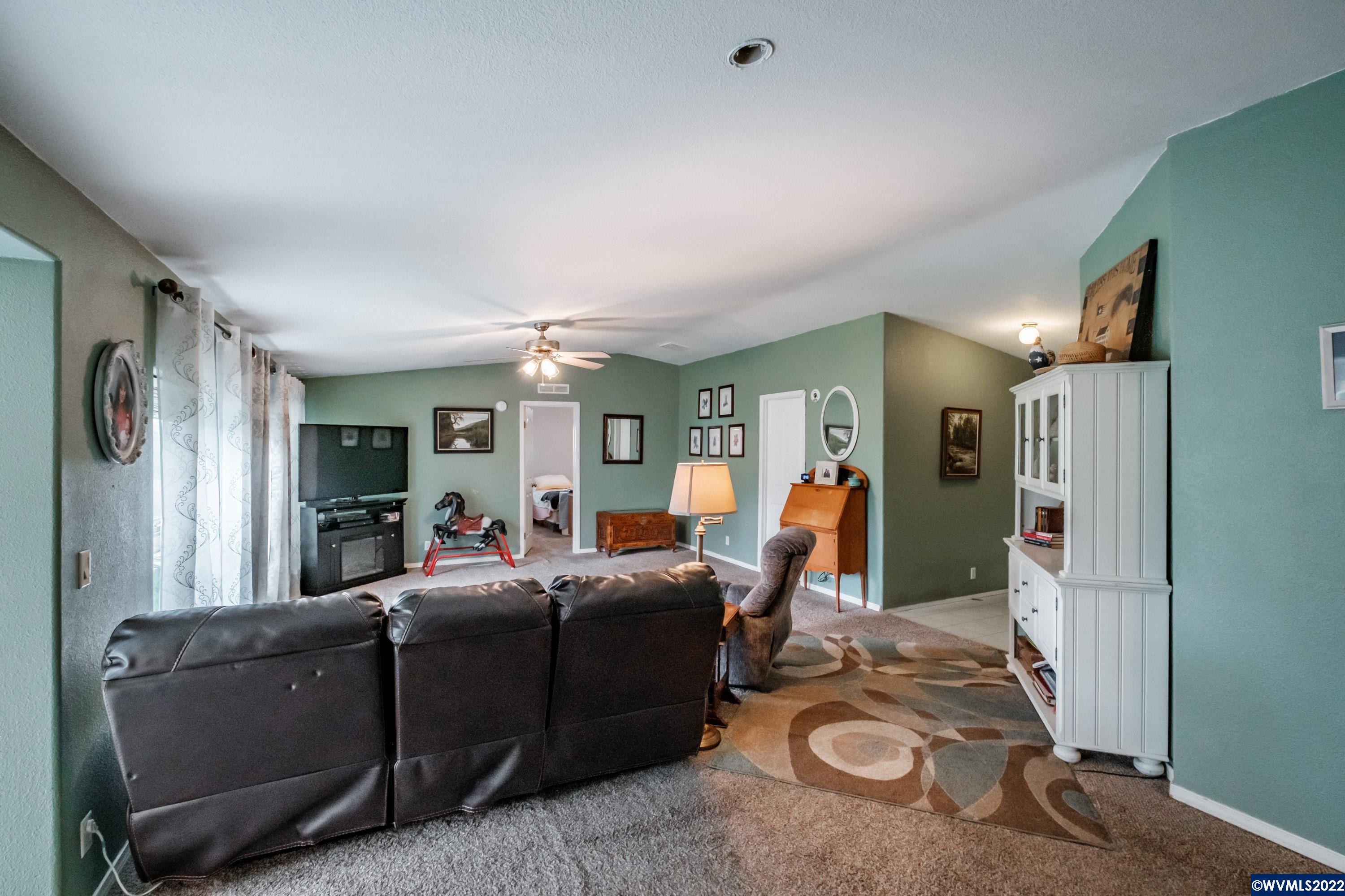 29976 Fairview Road Lebanon, OR 97355 - Photo 6 of 42 Gallery Image 6