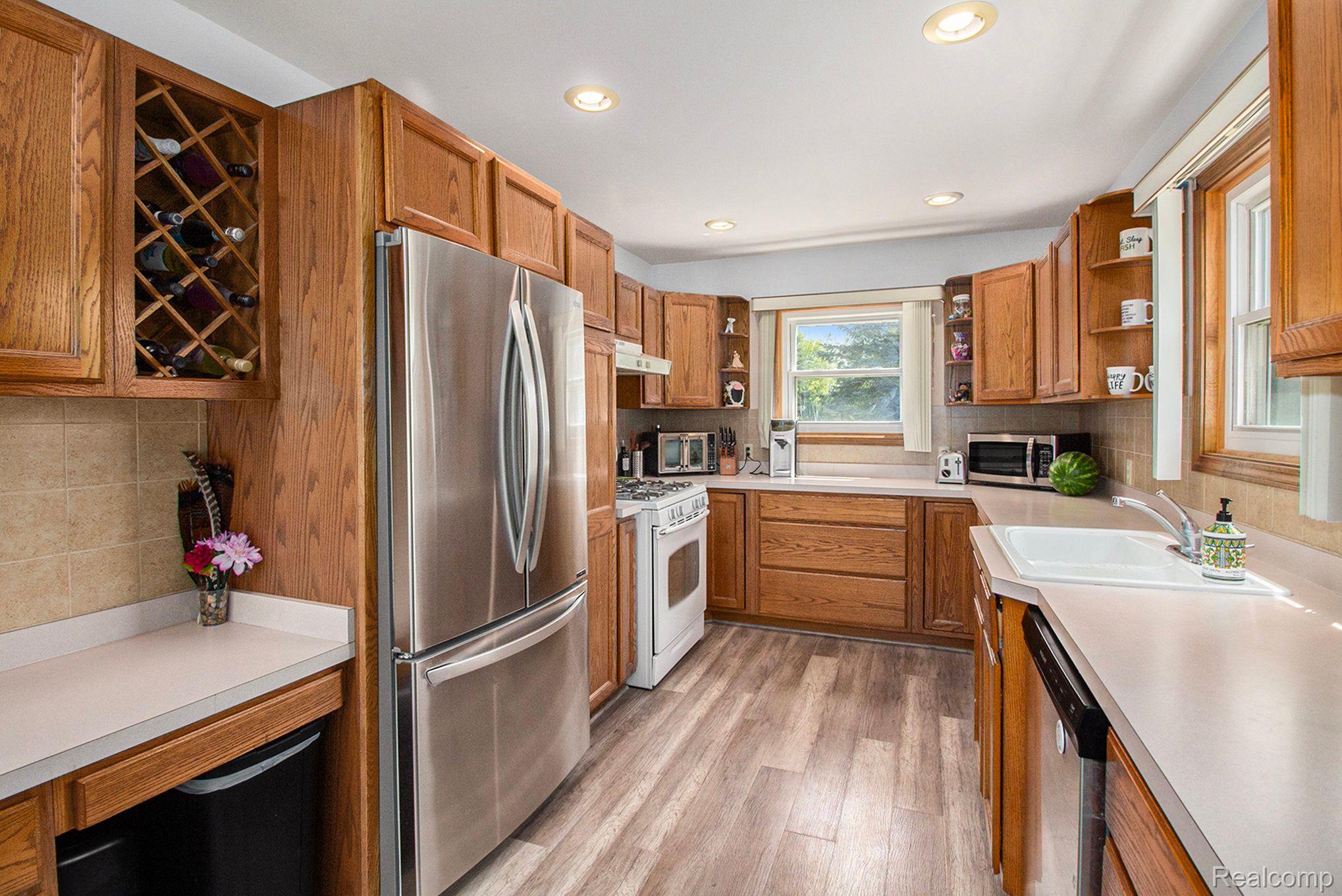 2749 Carpenter Road Lapeer, MI 48446 - Photo 8 of 37 Gallery Image 8