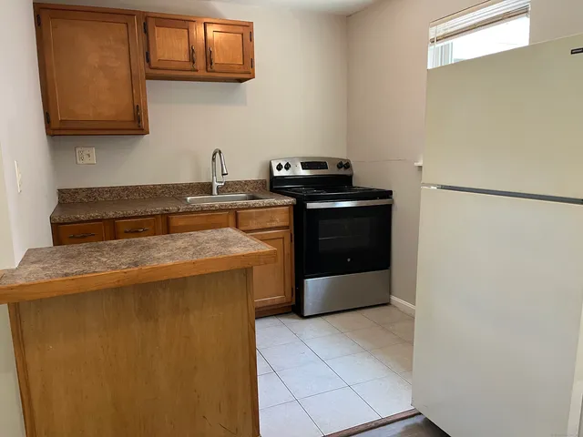 $1,200 | 47 Commerce Avenue, Unit E, Killingly, CT 06239