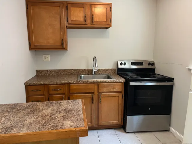 $1,200 | 47 Commerce Avenue, Unit E, Killingly, CT 06239