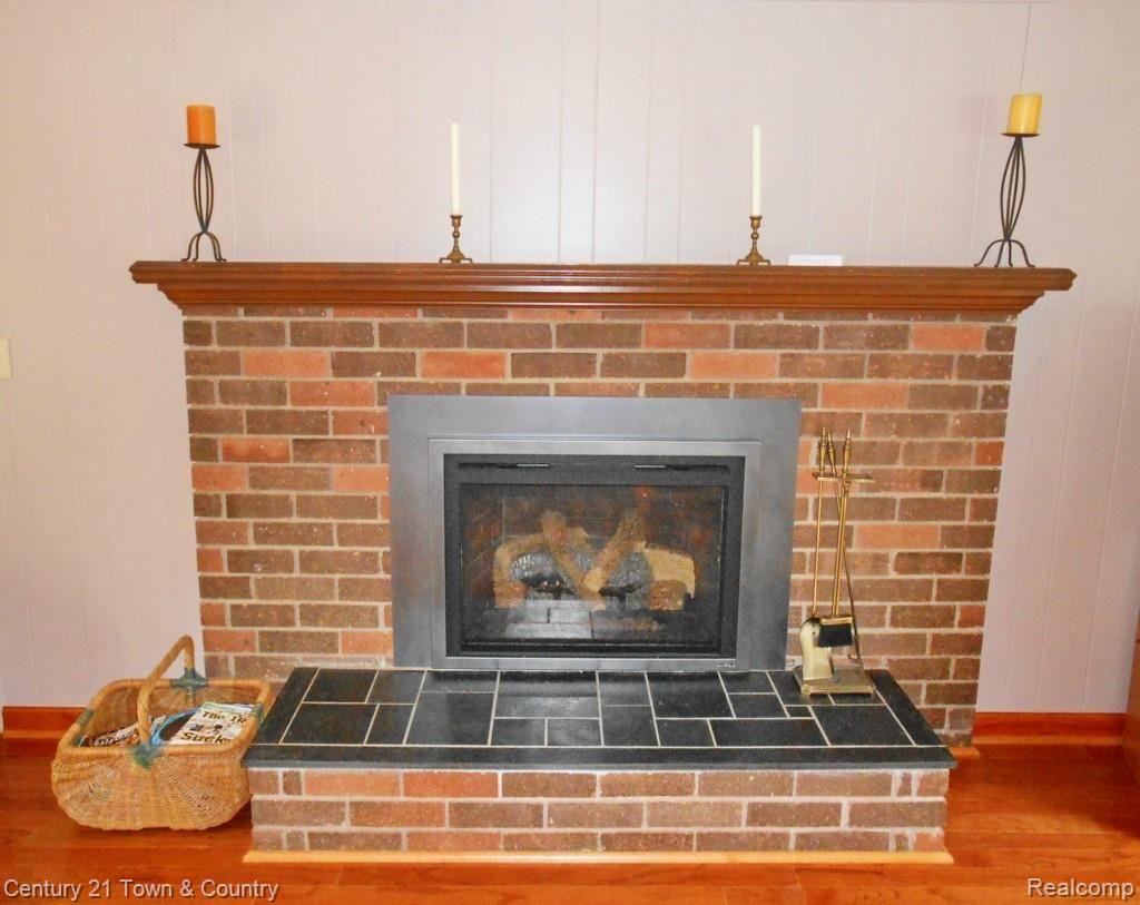 2408 Chalet Drive Rochester, MI 48309 - Photo 24 of 49 Fam Rm 3.jpg