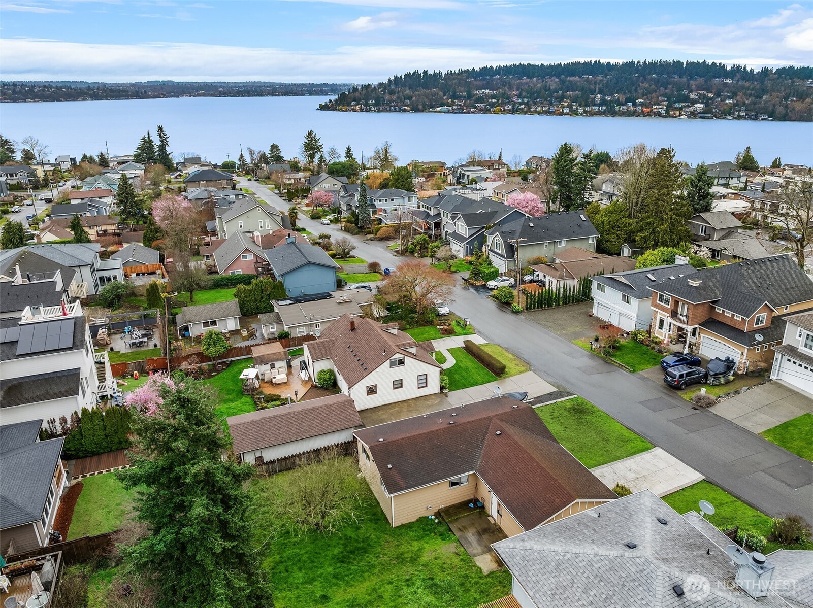 1111 North 33rd Street Renton, WA 98056 - Photo 8 of 9 Gallery Image 8