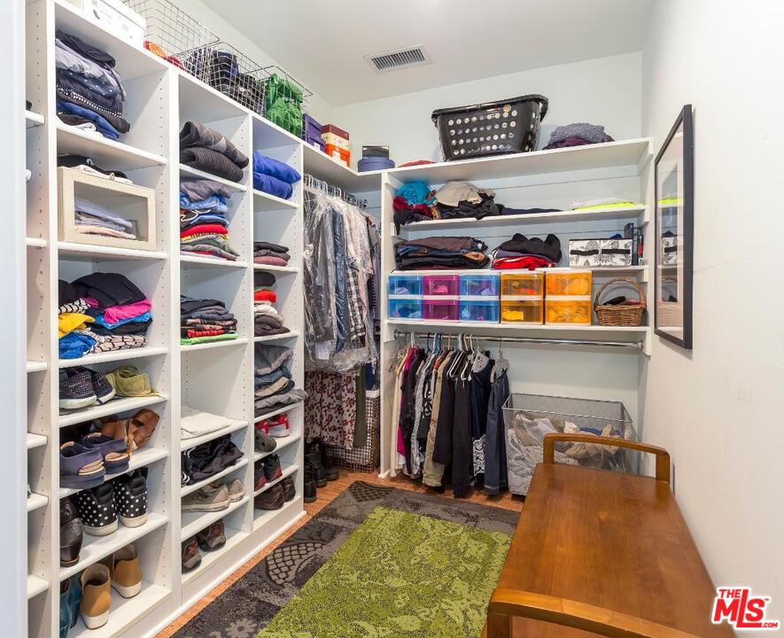 1706 Preuss Road Los Angeles, CA 90035 - Photo 15 of 23 Gallery Image 15