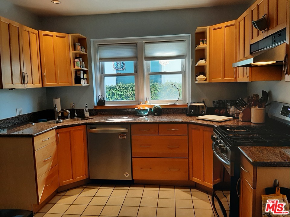 1706 Preuss Road Los Angeles, CA 90035 - Photo 5 of 23 Gallery Image 5
