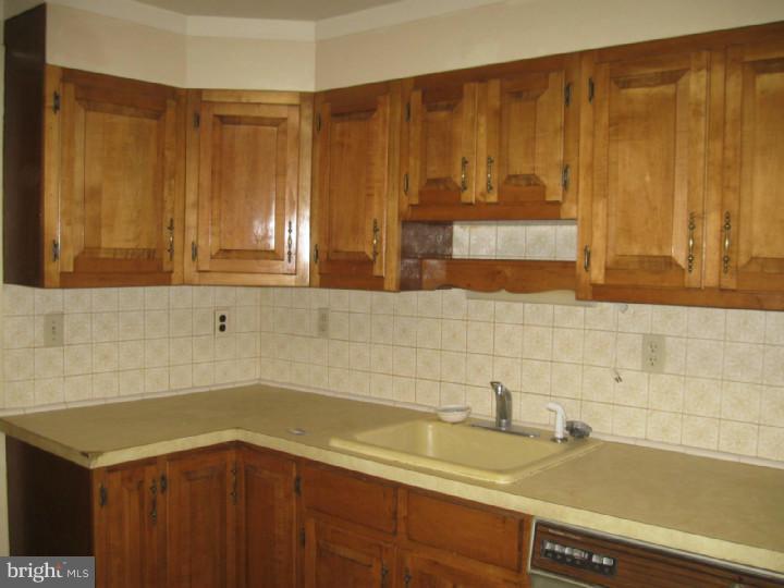 844 Route 537 Cream Ridge, NJ 08514 - Photo 3 of 16