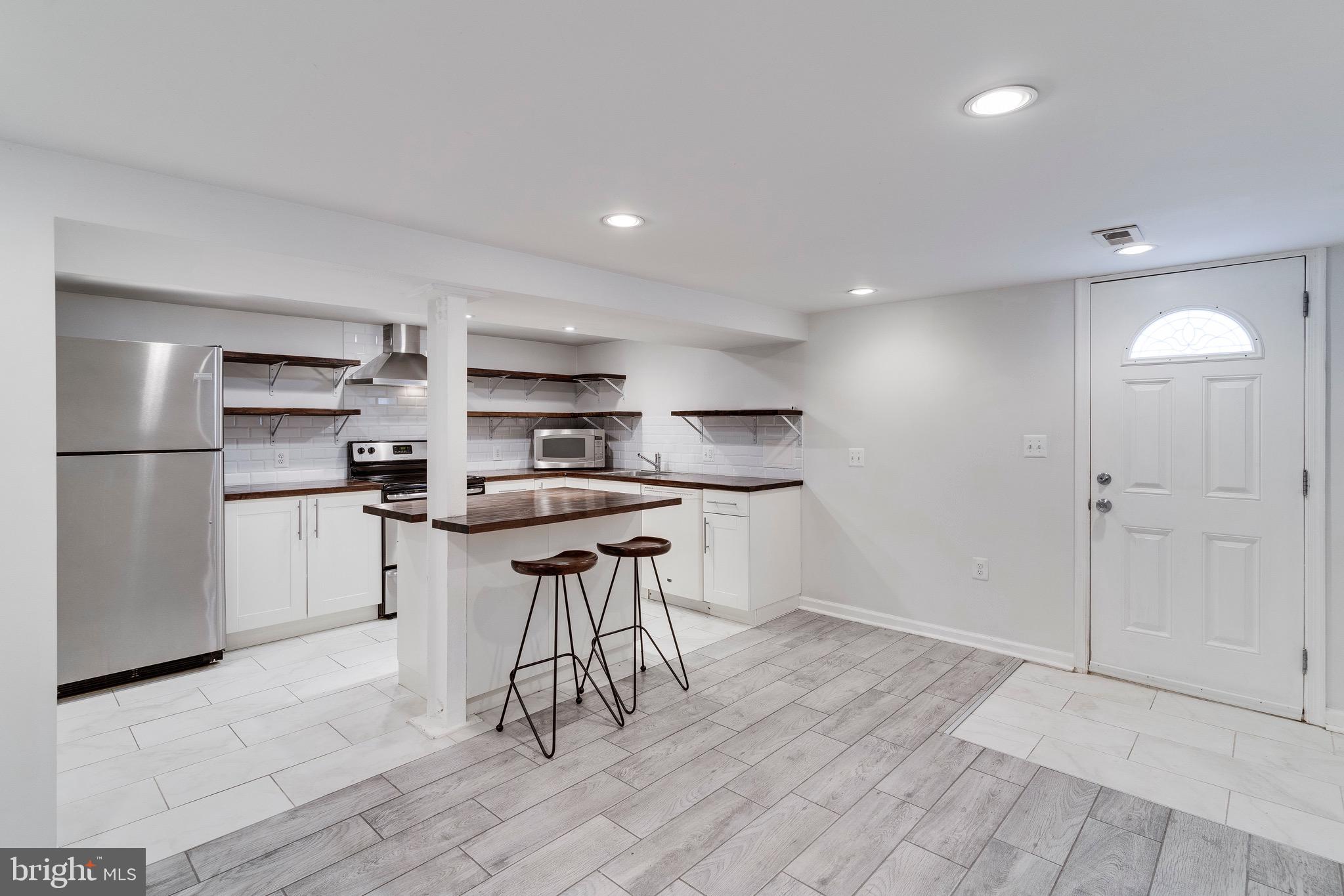 710 Columbia Road Northwest, Unit B Washington, DC 20001 - Photo 5 of 13