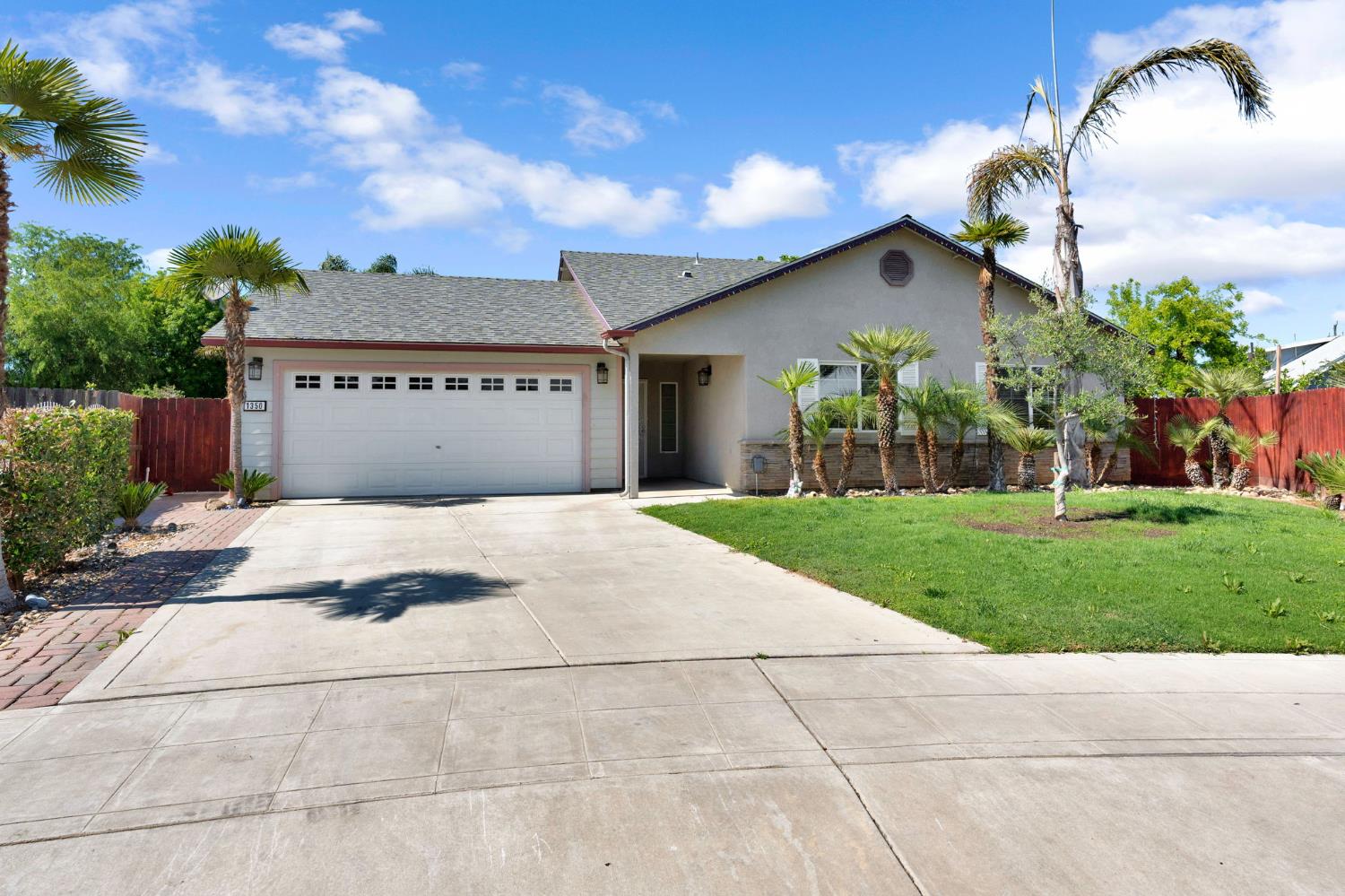 1350 East Jefferson Circle Reedley, CA 93654 - Photo 4 of 31