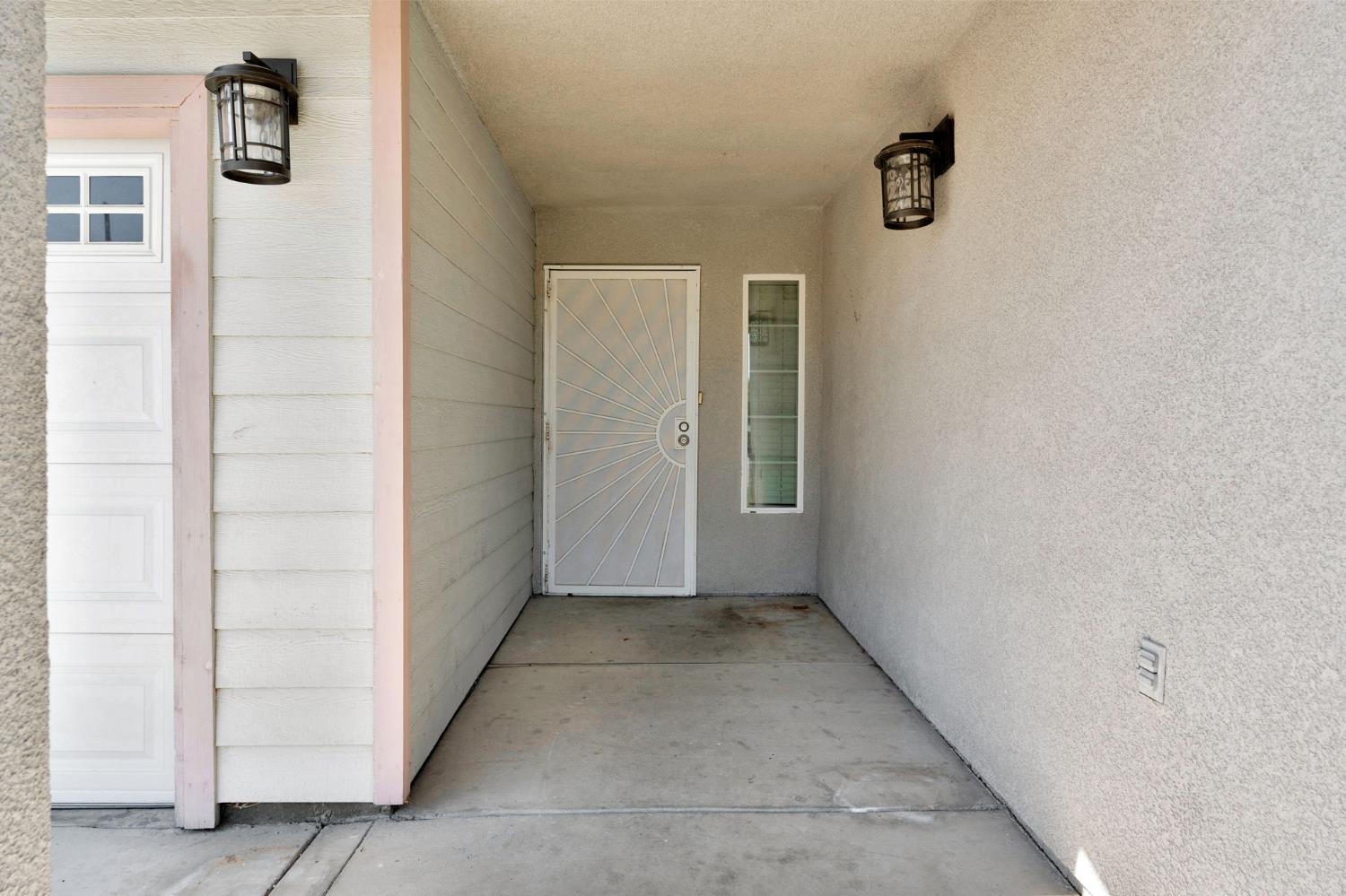 1350 East Jefferson Circle Reedley, CA 93654 - Photo 5 of 31