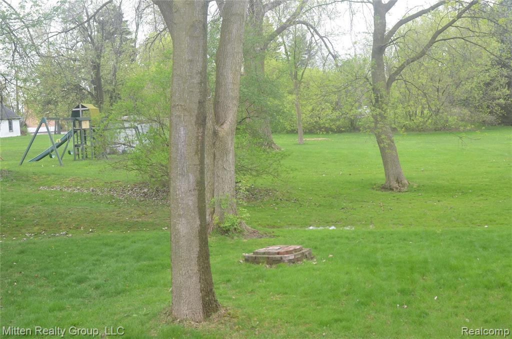 932 Hadley Road Rochester Hills, MI 48307 - Photo 24 of 25