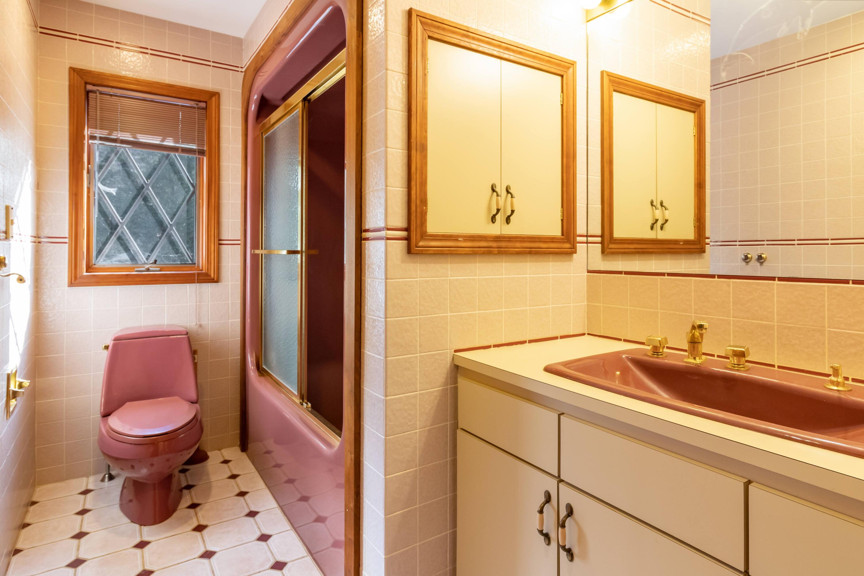 316 Patten Pond Road Surry, ME 04684 - Photo 33 of 47 1st Flr Bath