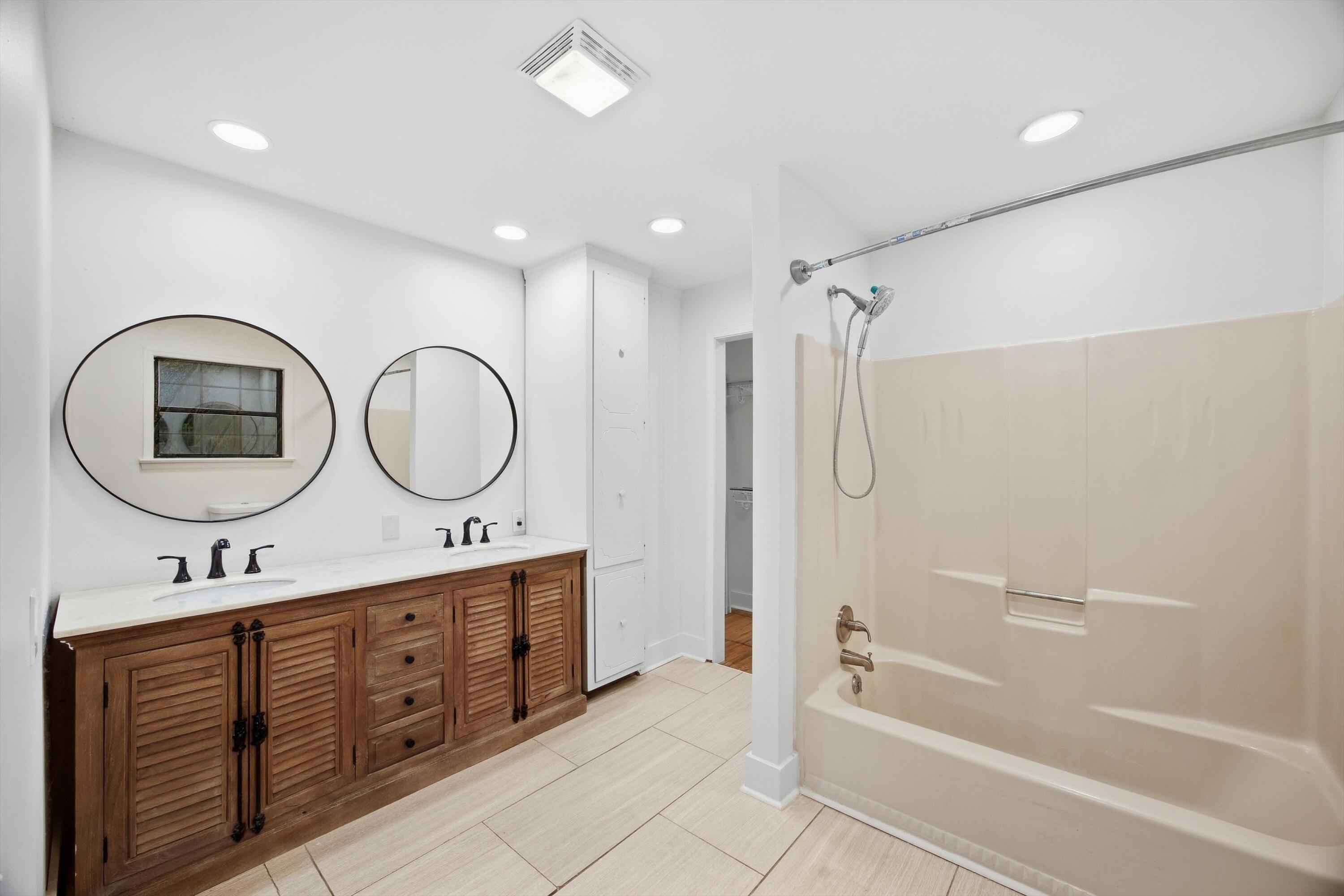 568 Old Hooker Road Wildwood, GA 30757 - Photo 20 of 37 Primary Bathroom