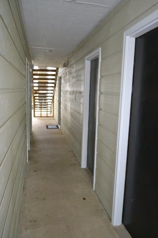 1372 Hunters Road, Unit B Harrisonburg, VA 22801 - Photo 5 of 22 a view of entryway with window