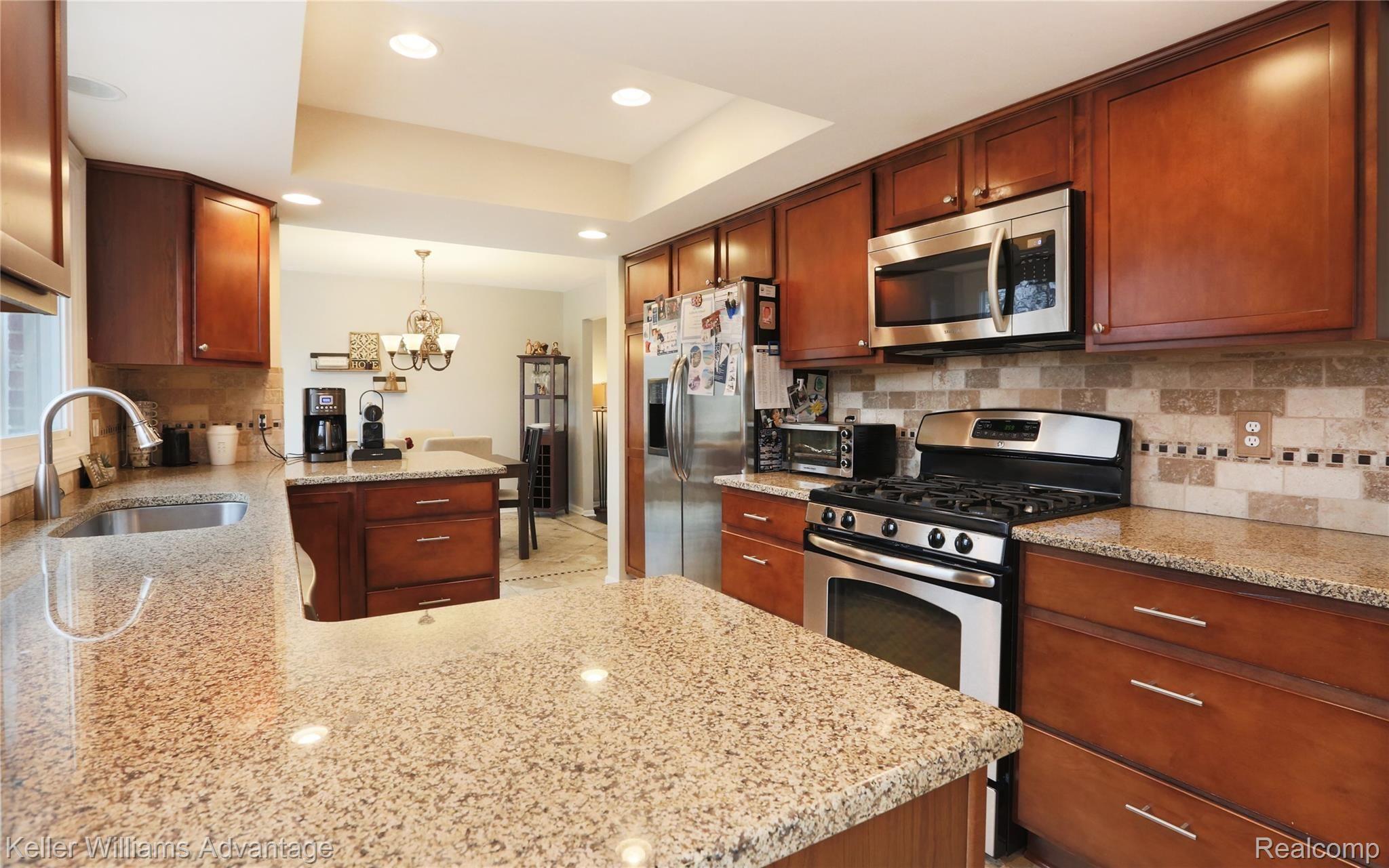 46671 Strathmore Road Plymouth, MI 48170 - Photo 10 of 27 0I0A1143.jpeg