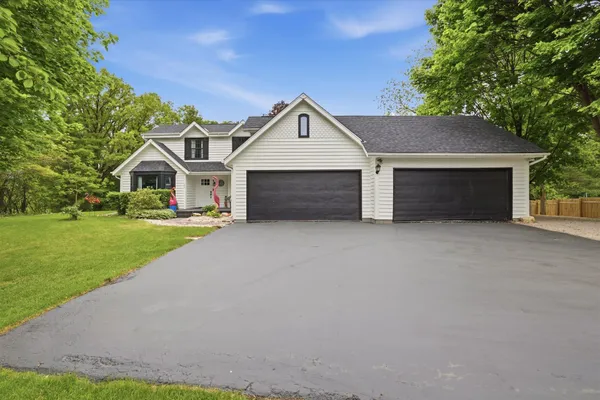 $675,000 | 423 Bron Derw Court, Wales, WI 53183