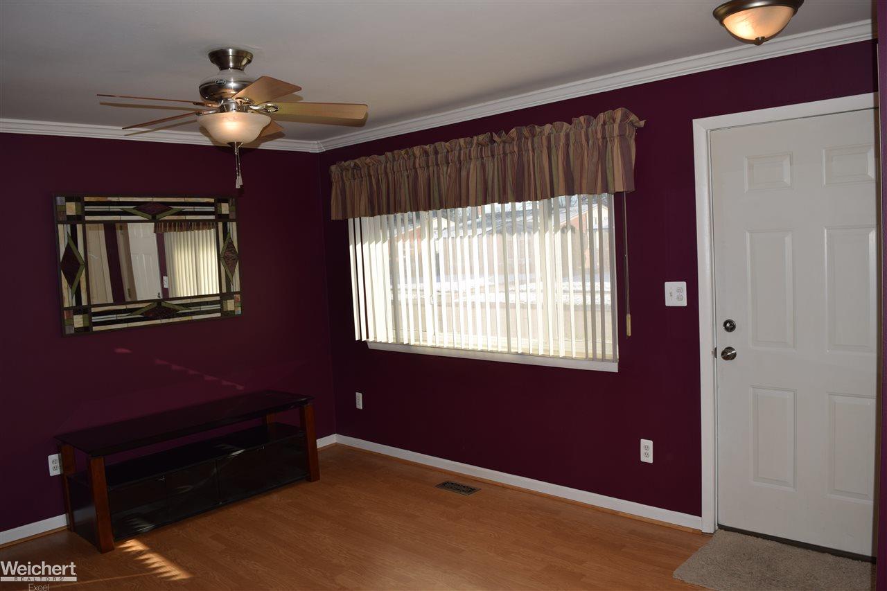18021 Rainbow Road Fraser, MI 48026 - Photo 15 of 61 31371716-14.JPG