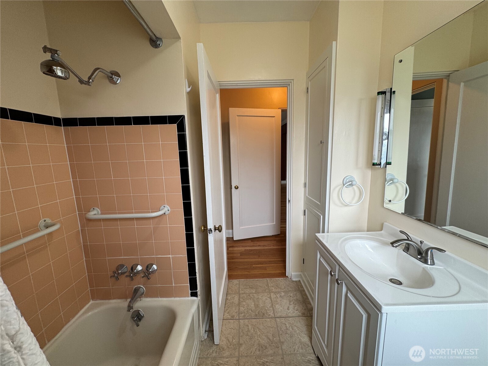 317 Ash Street South Omak, WA 98841 - Photo 15 of 36