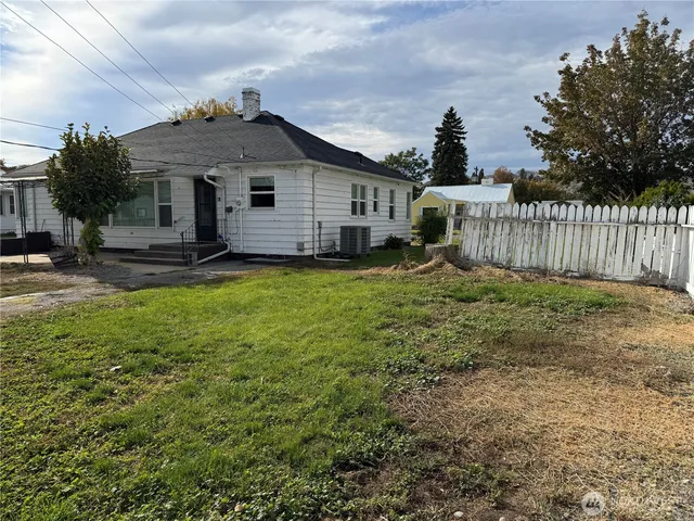 $375,000 | 317 Ash Street South, Omak, WA 98841