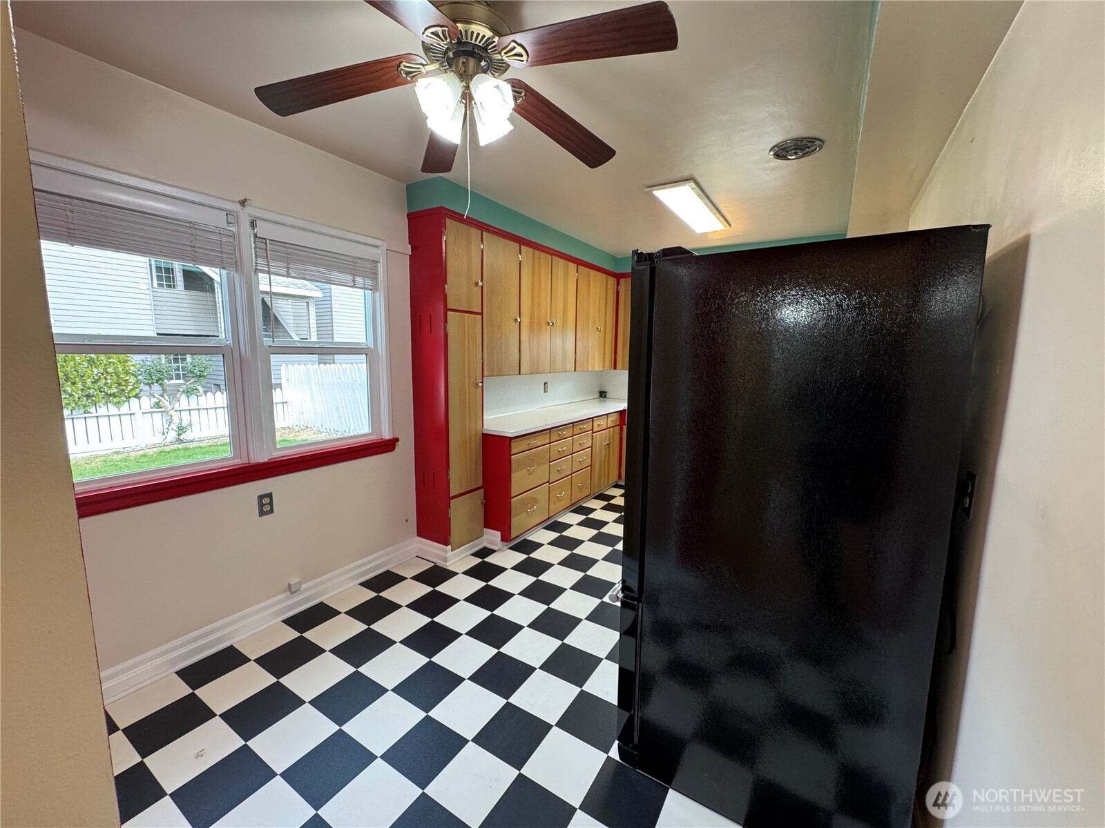 317 Ash Street South Omak, WA 98841 - Photo 7 of 36