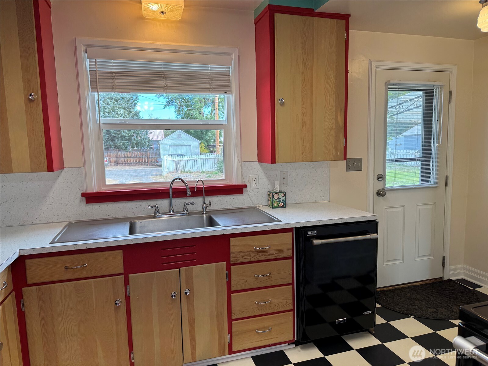 317 Ash Street South Omak, WA 98841 - Photo 8 of 36