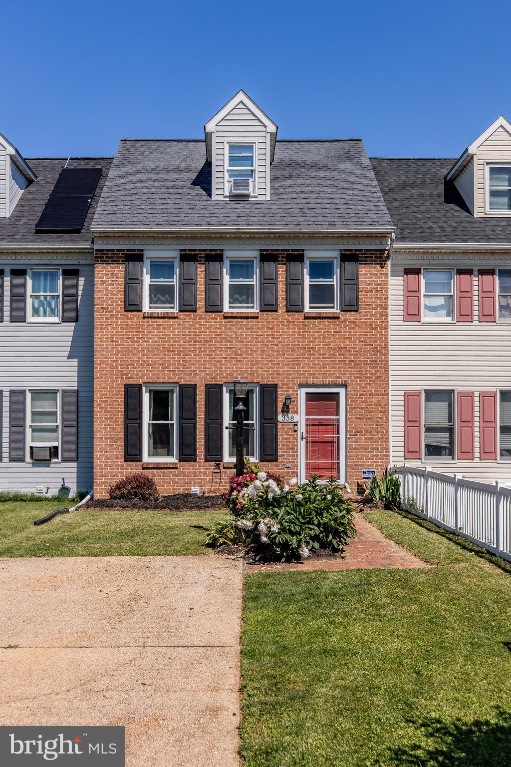 358 Cardinal Road Lititz, PA 17543 - Photo 3 of 31