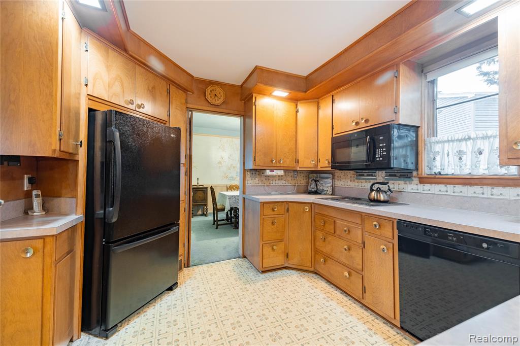 29863 East River Road Grosse Ile, MI 48138 - Photo 15 of 47