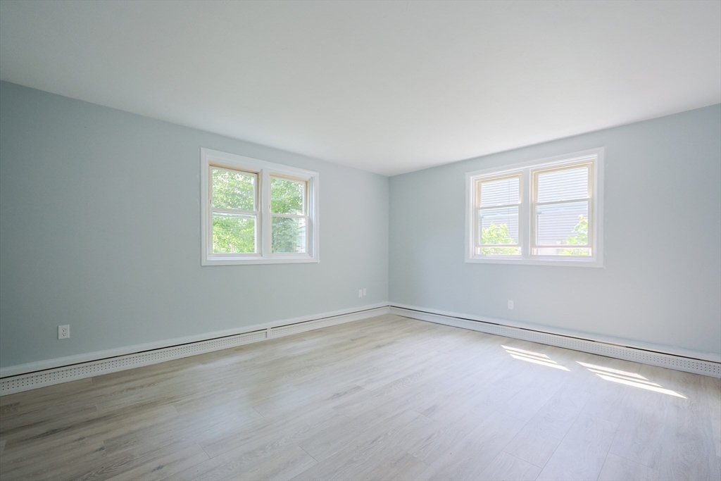 10 Nuttall Lane, Unit 1 Worcester, MA 01604 - Photo 13 of 28 an empty room with a window