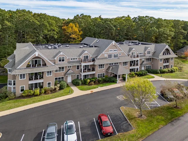 $575,000 | 100 Shepard's Cove Road, Unit F204, Kittery, ME 03904