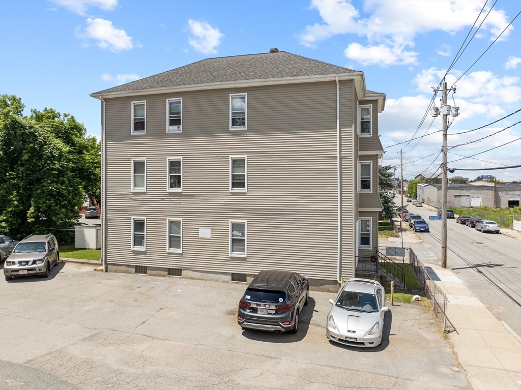 743 Rodman Street Fall River, MA 02721 - Photo 4 of 32