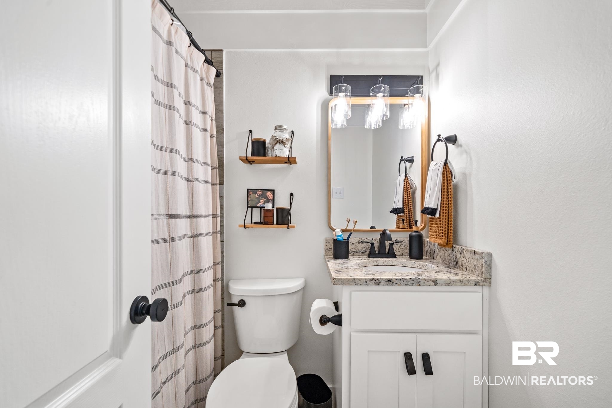 122 Ridgewood Drive Daphne, AL 36526 - Photo 21 of 53 Primary Bathroom