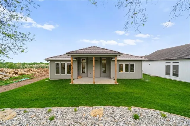 $614,850 | 4004 Northeast Independence Avenue, Lee's Summit, MO 64064