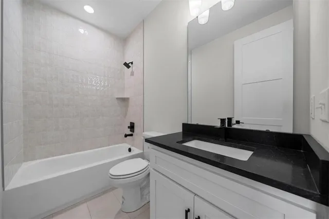 $614,850 | 4004 Northeast Independence Avenue, Lee's Summit, MO 64064