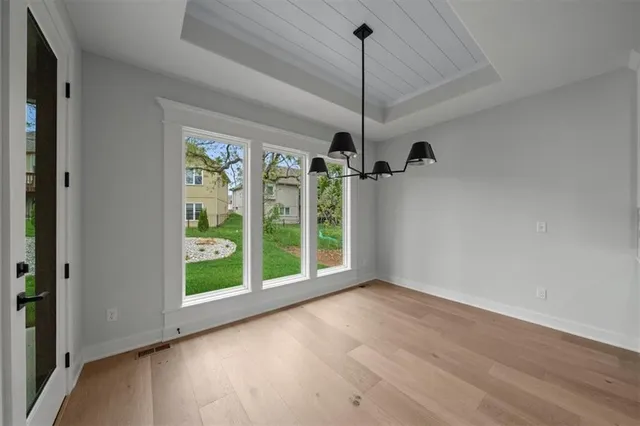 $614,850 | 4004 Northeast Independence Avenue, Lee's Summit, MO 64064