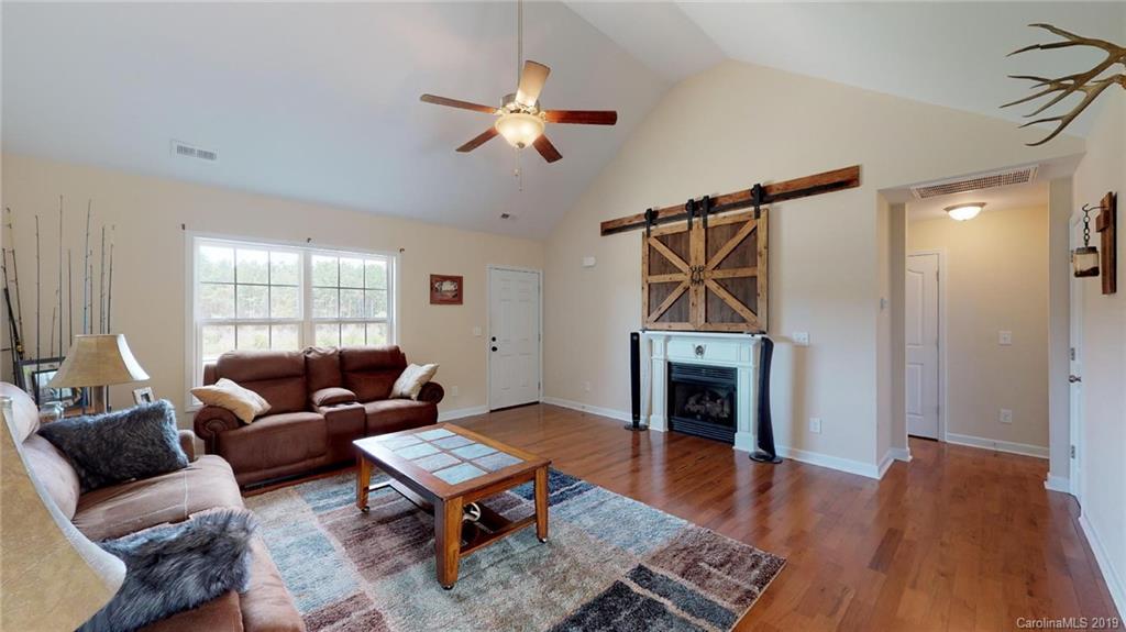 757 Sikes Road York, SC 29745 - Photo 4 of 22 Gallery Image 4
