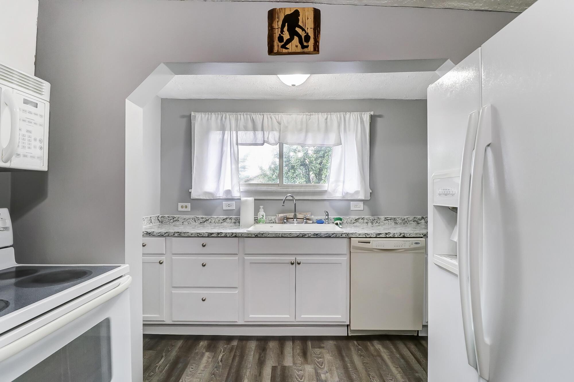 1045 Hart Road Columbus, OH 43223 - Photo 22 of 32 022