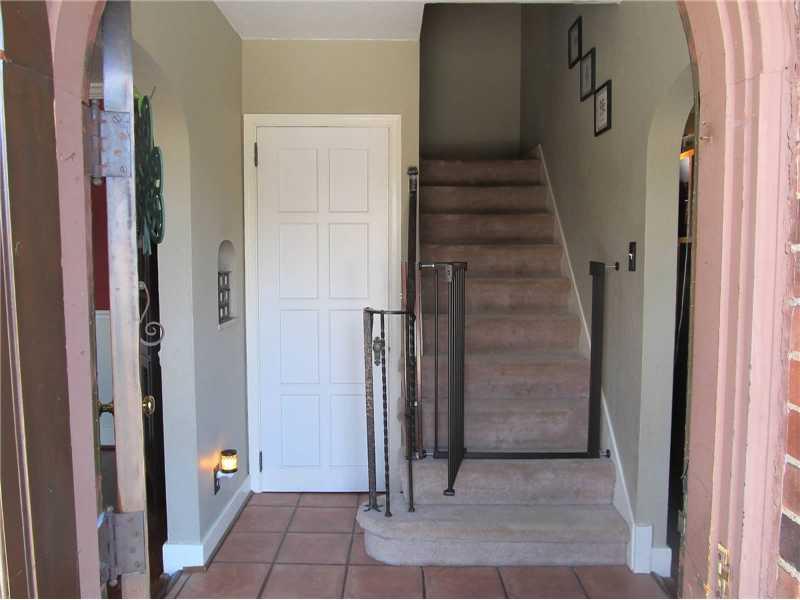 4721 Rolling Hills Road Whitehall, PA 15236 - Photo 10 of 23 Entry/Foyer.