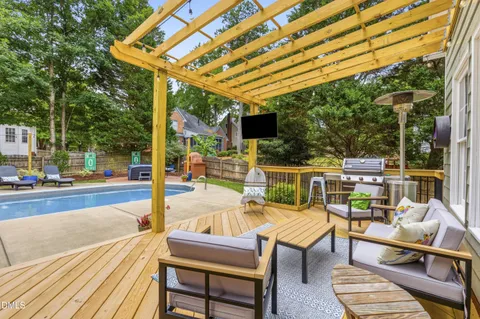 $699,000 | 109 Olde Tree Drive, Cary, NC 27518