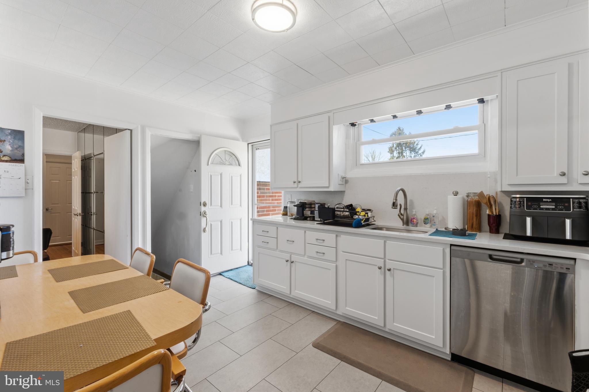 8112 Gilbert Street Philadelphia, PA 19150 - Photo 10 of 27 Gallery Image 10
