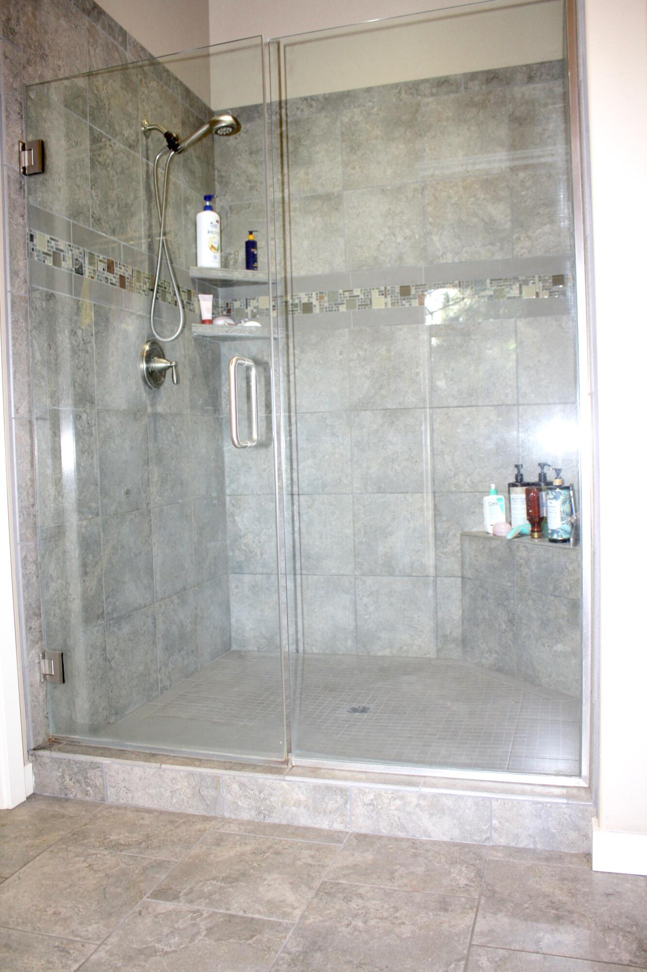 63290 Deschutes Market Road Bend, OR 97701 - Photo 22 of 48 tile shower