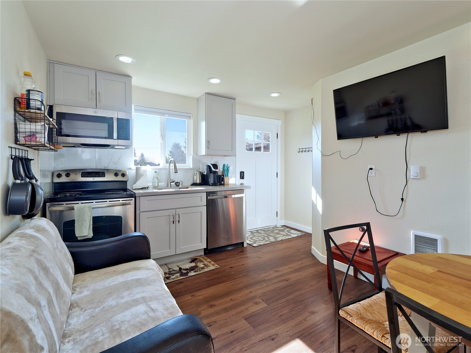 6105 South 124th Street Seattle, WA 98178 - Photo 16 of 25