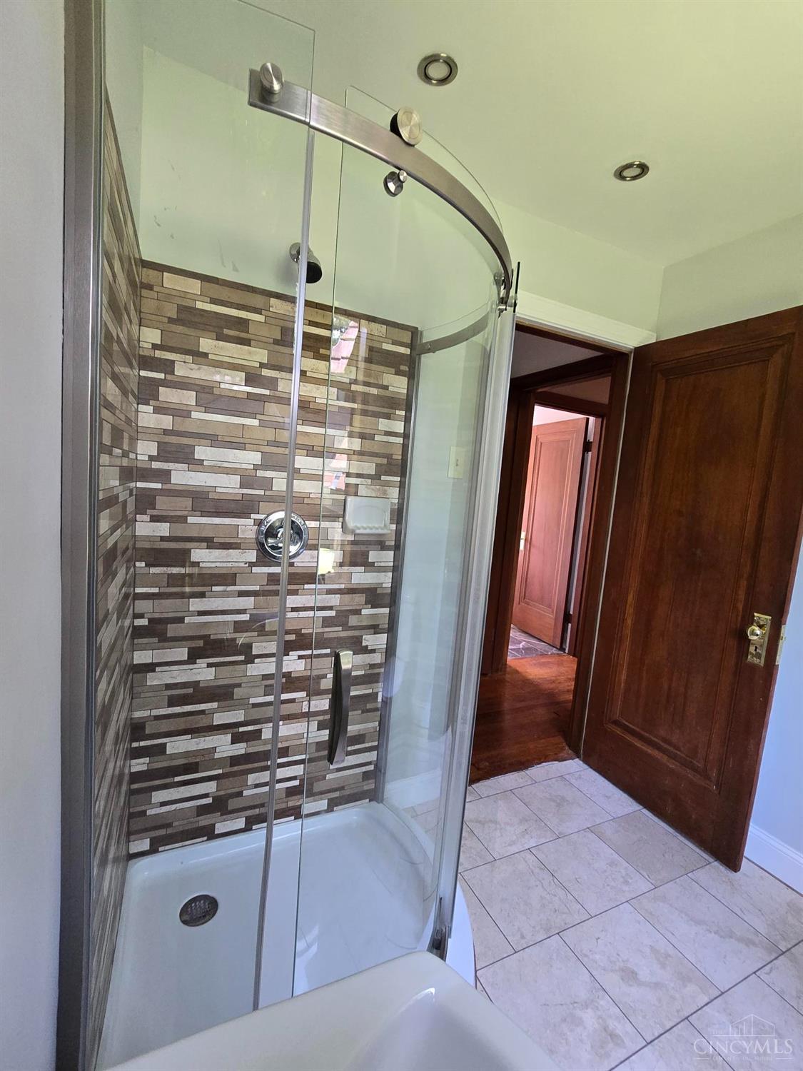 2019 Adams Road Cincinnati, OH 45231 - Photo 29 of 70 Gallery Image 29