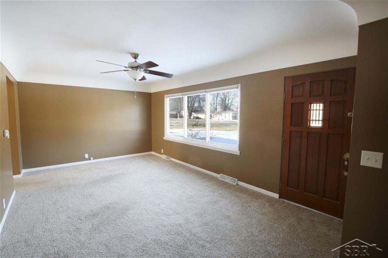 3494 Williamson Road Saginaw, MI 48601 - Photo 9 of 32 50035496-8.JPG