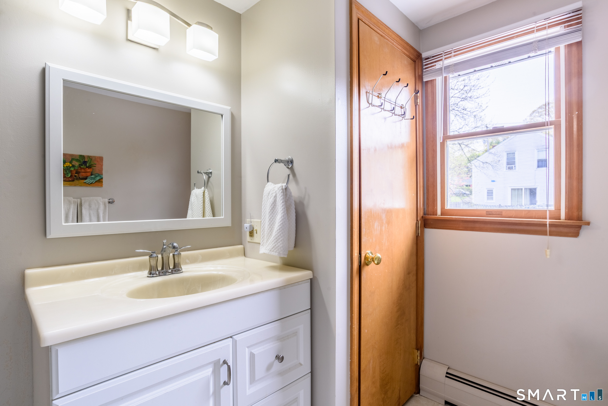 105 Meadow Wood Road Stratford, CT 06614 - Photo 26 of 37