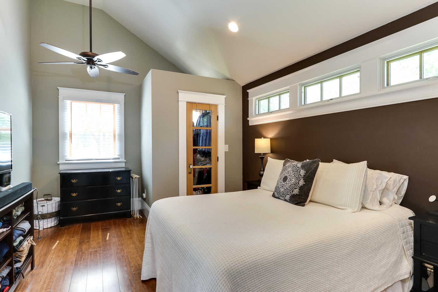 211 Grand Avenue Raleigh, NC 27606 - Photo 15 of 29 Photo 15