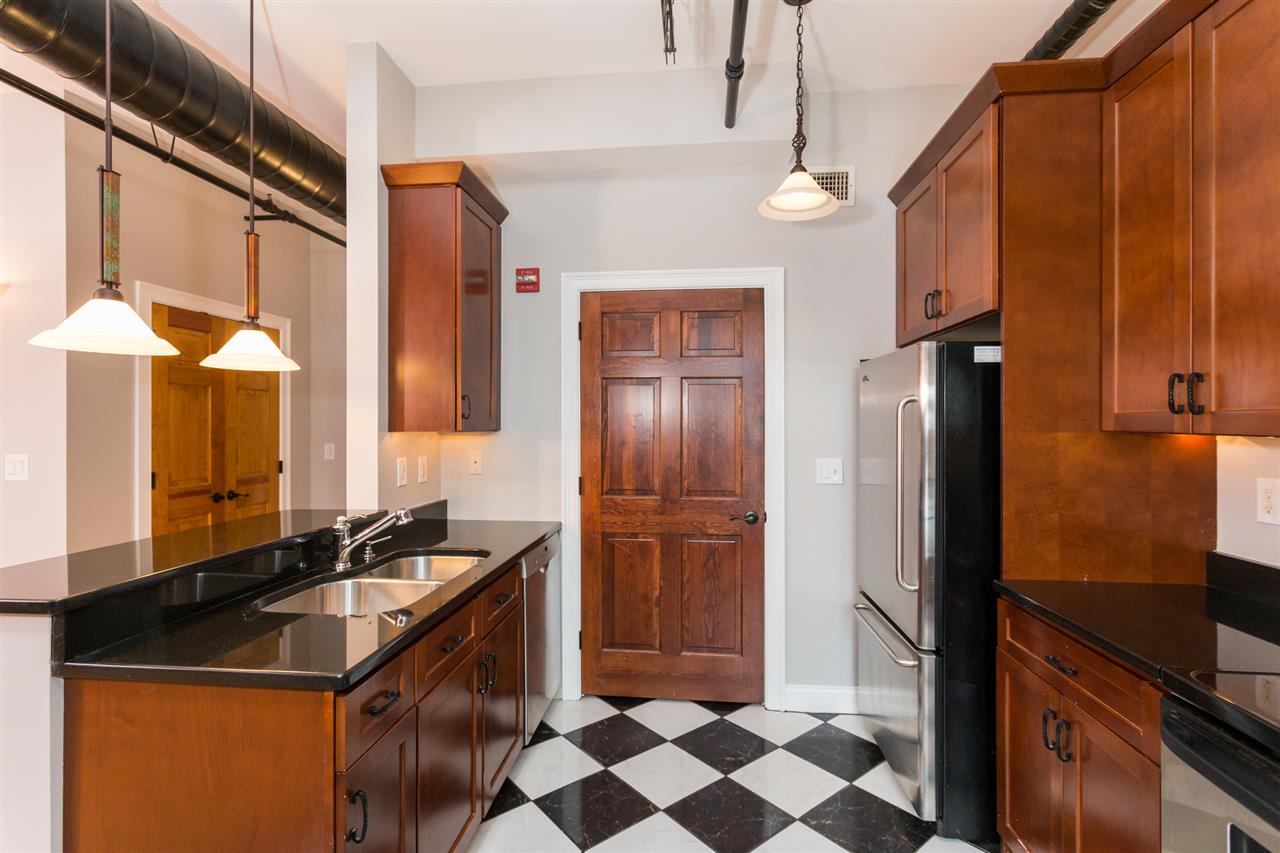 6 Bay Road, Unit 2 Newmarket, NH 03857 - Photo 5 of 24