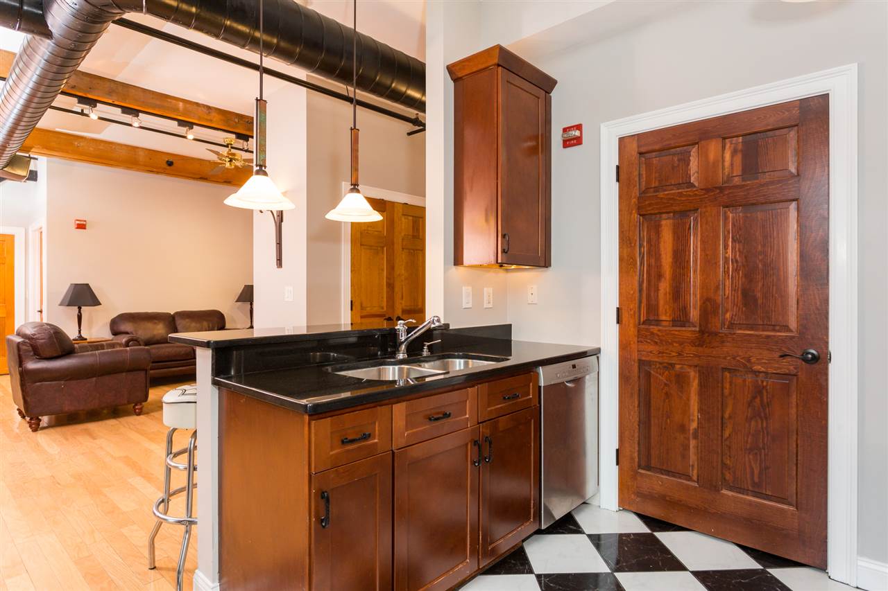 6 Bay Road, Unit 2 Newmarket, NH 03857 - Photo 7 of 24