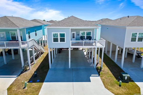 $373,500 | 107 Caledonia Drive, Rockport, TX 78382