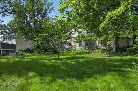 $500,000 | 3701 Shawnee Mission Parkway, Fairway, KS 66205
