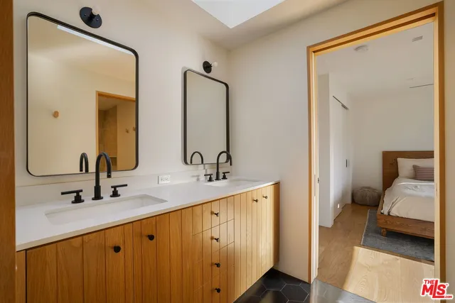 $5,655,555 | 901 Flower Avenue, Venice, CA 90291